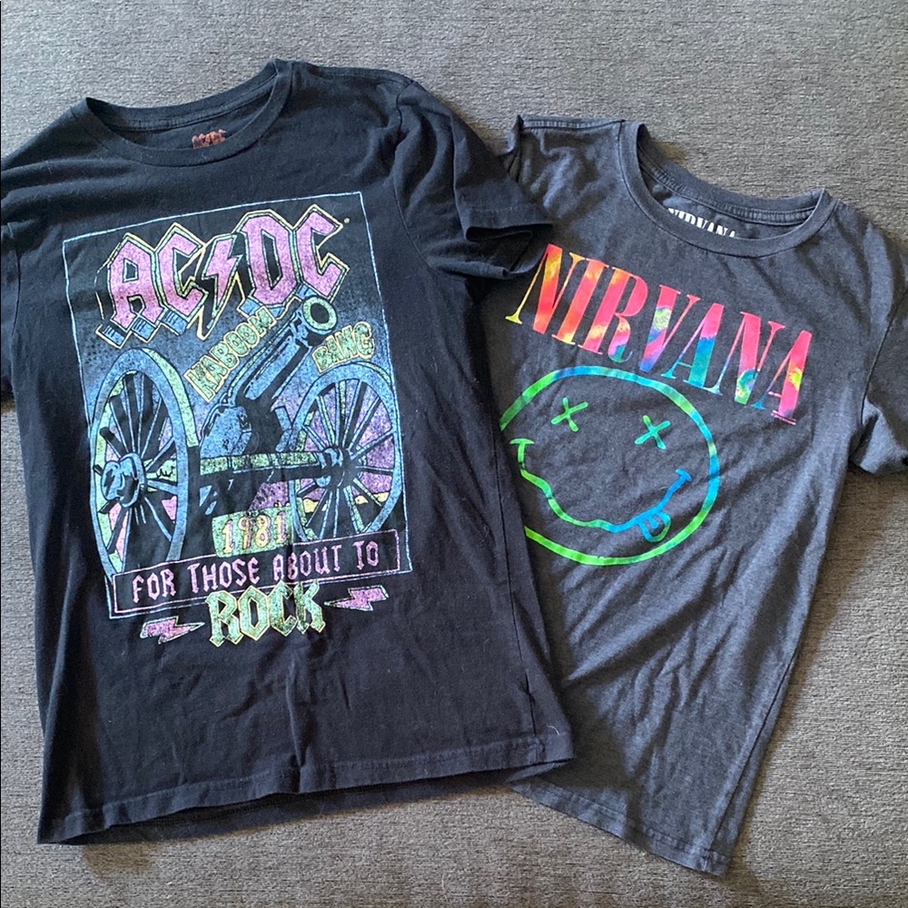 2 band Graphic T-Shirts